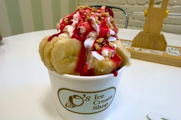A banana sundae from O's Ice Cream in Upland. (Mercedes Cannon-Tran/SCNG)