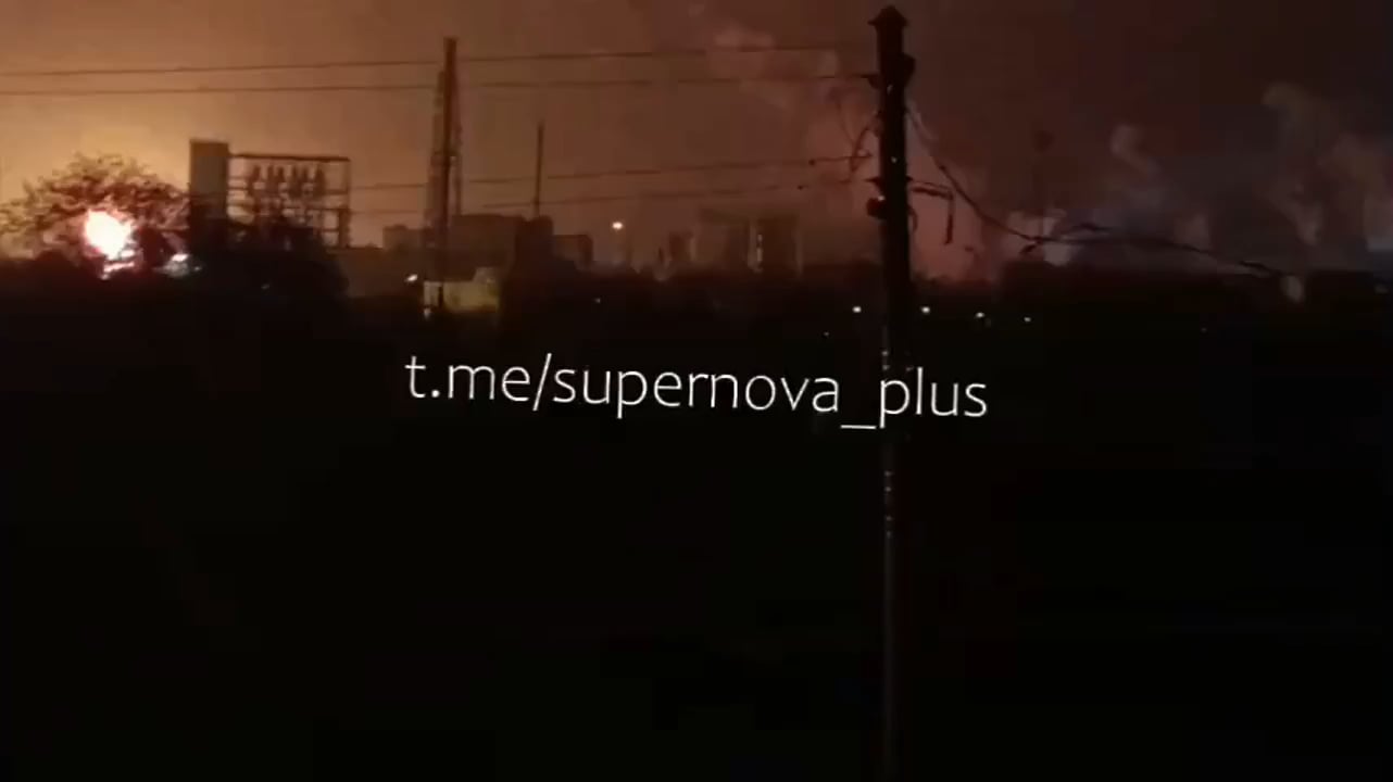 A recording of the fire Novokuybyshevsk oil refinery in russia last night, supposedly almost as soon as it happened.