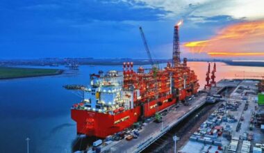 Built in Only 33 Months — China’s Giant 3,000,000-Ton Floating Platform Stuns the World