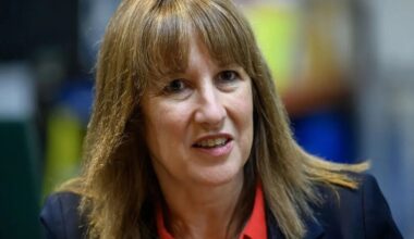 UK chancellor to cut red tape for 100,000 businesses, saving £6bn