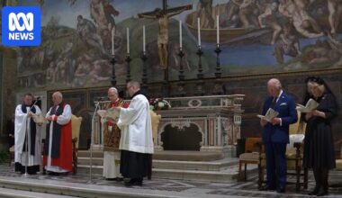 King Charles becomes first British monarch to pray with pope in five centuries