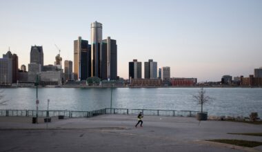 In Detroit, where sympathy for Canada runs high, residents are divided on Reagan anti-tariff ad