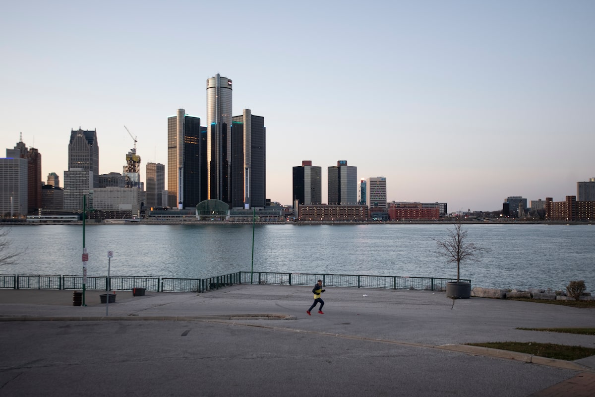 In Detroit, where sympathy for Canada runs high, residents are divided on Reagan anti-tariff ad