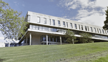 Stirling vice-chancellor dubbed ‘Greedy Gerry’ as he doesn’t pay for on-campus accom despite £414k salary