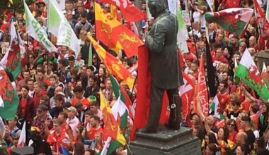 Live Welsh independence march updates as thousands gather in Rhyl