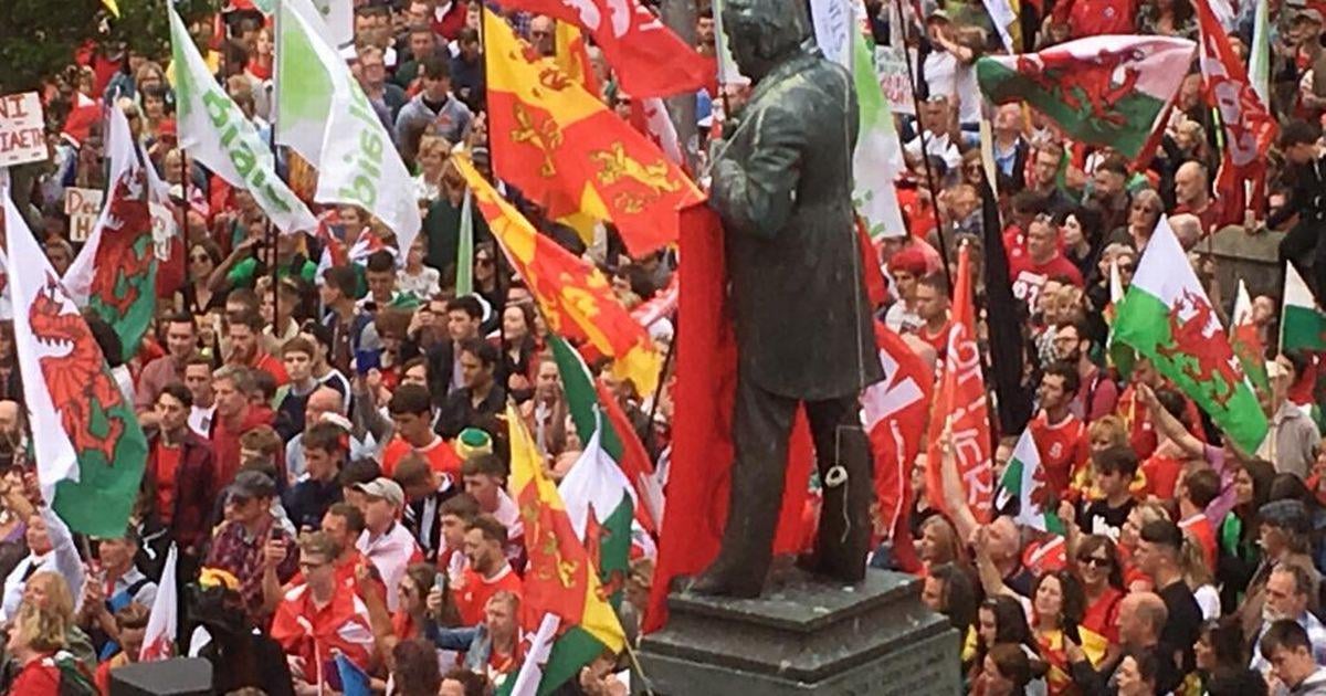 Live Welsh independence march updates as thousands gather in Rhyl
