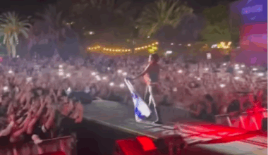 Rapper Azealia Banks performs in Tel Aviv, draped in Israeli flag