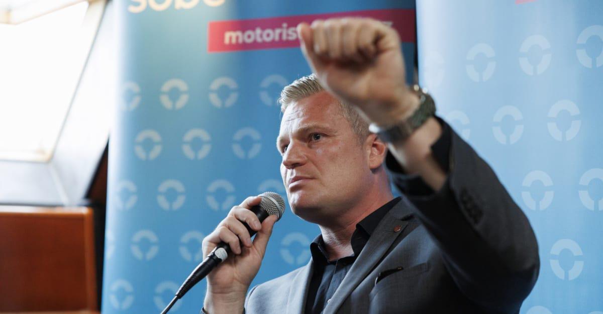 Turkův post ve vládě je v ohrožení. Jeho starší příspěvky na sítích považuje Babiš za závažné