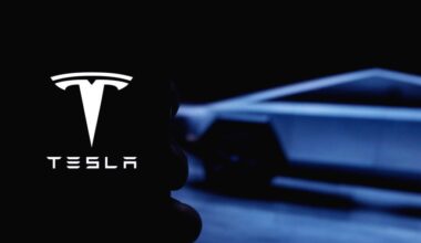 Tesla's Q3 Results Divides Analysts: Tom Nash Says Stock Is Going To $900 In 12 Months 'At Most' - Tesla (NASDAQ:TSLA)
