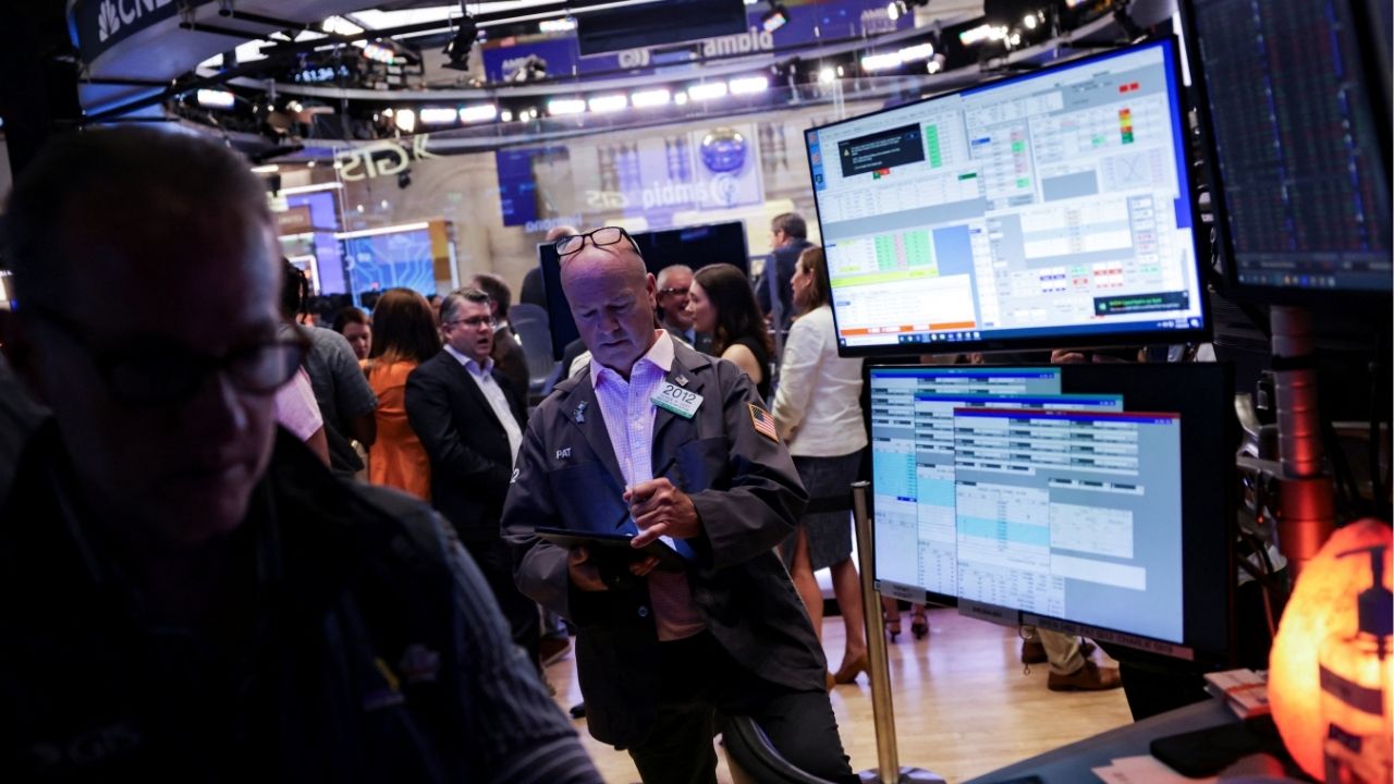 Traders work on the floor at the New York Stock Exchange (NYSE) in New York City, U.S., July 30, 2025. (Reuters File)