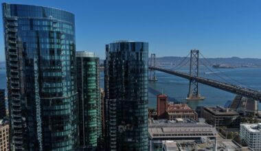 The world economy shrugs off both the trade war and AI fears