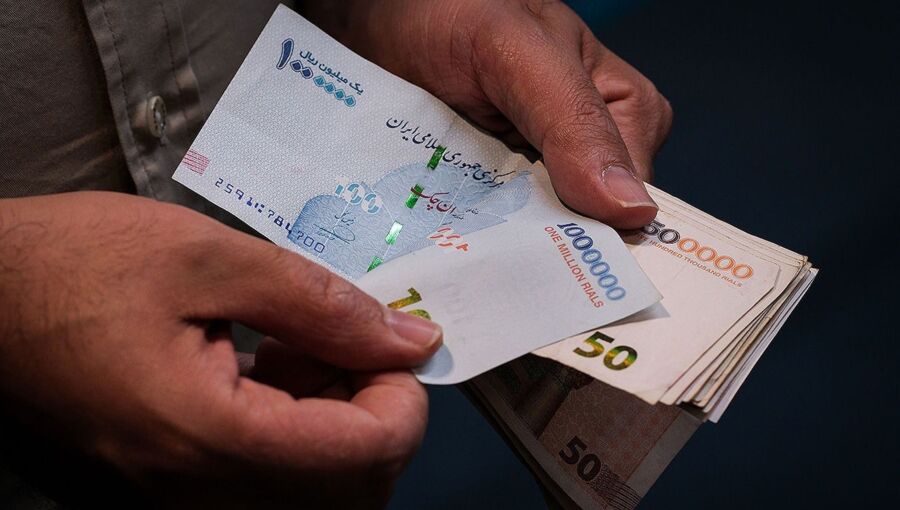 bne IntelliNews - Iran's central bank plans major currency intervention as rial tanks