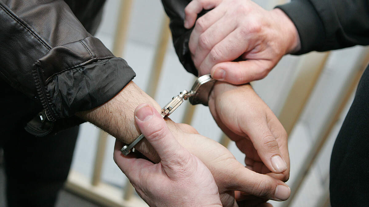 L'homme a été conduit directement à la prison la plus proche pour avoir enfreint ses conditions de détention antérieures.