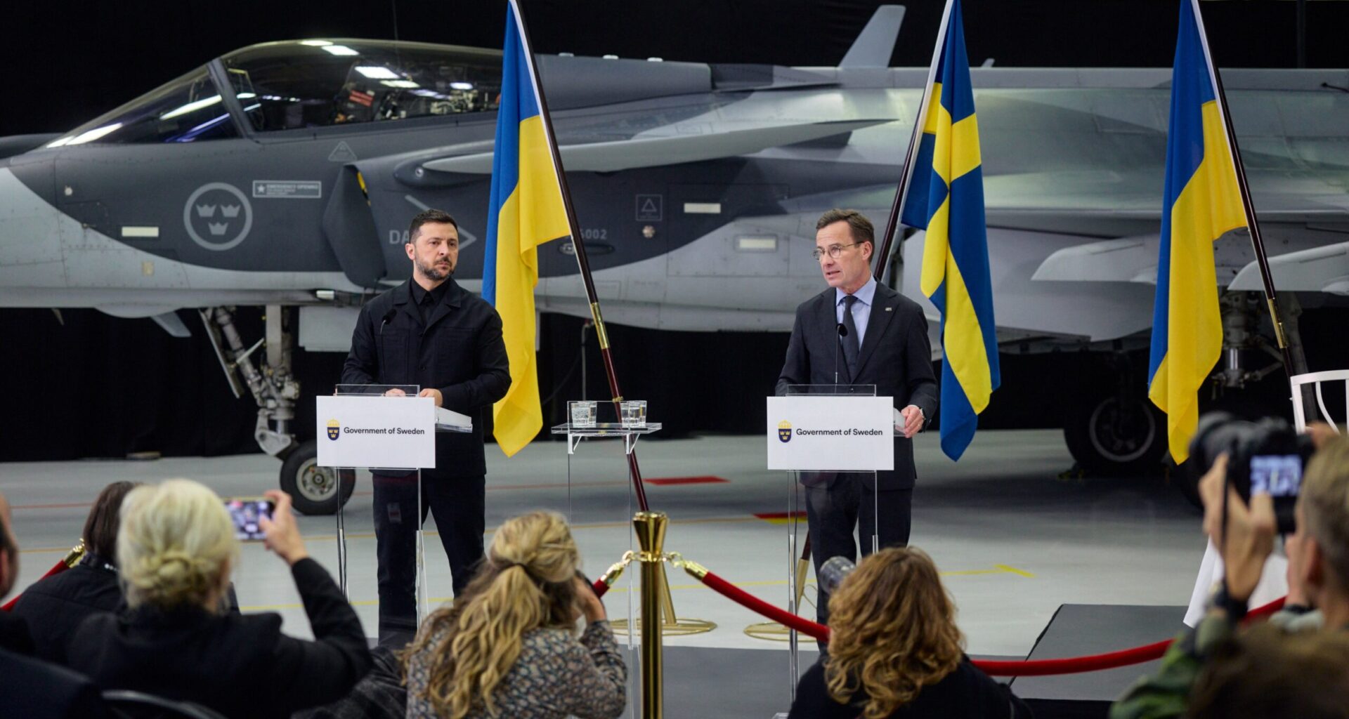 Sweden makes key move toward supplying Ukraine with Gripen fighters