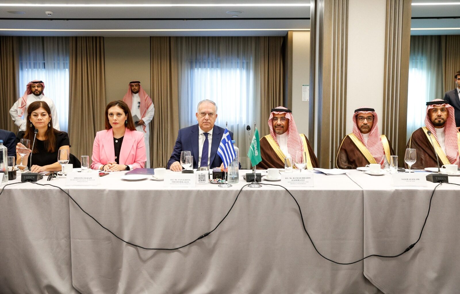 Σε επενδυτική «τροχιά» Ελλάδα - Σαουδική Αραβία - HuffPost