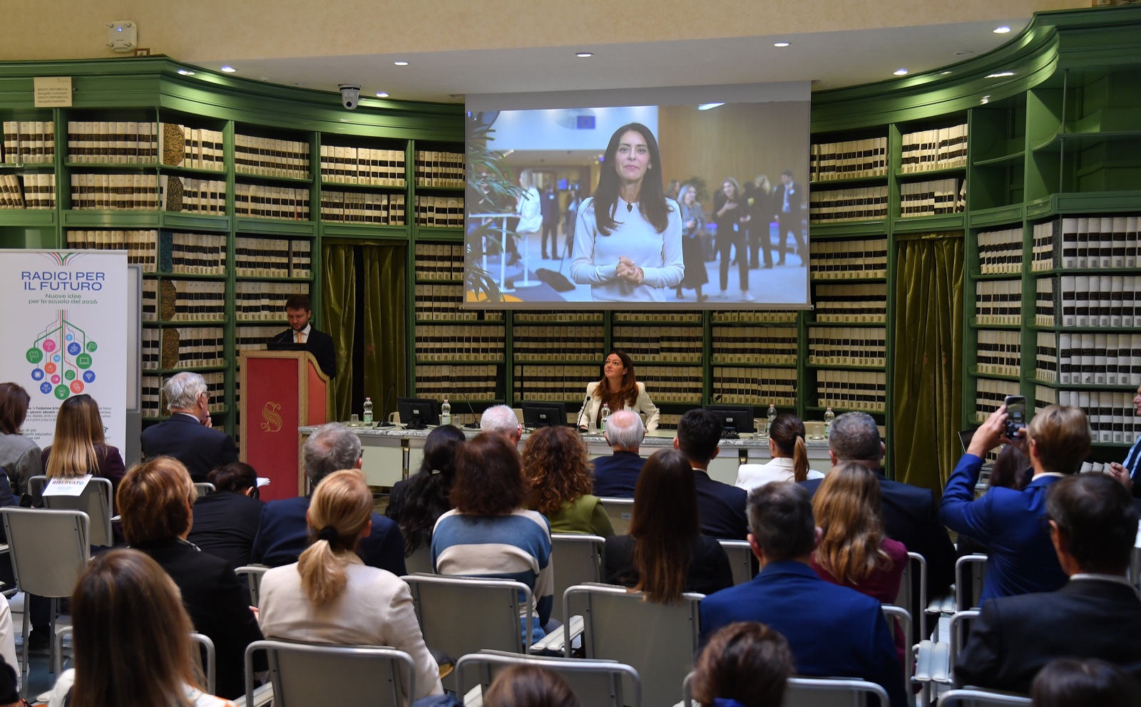 Scuola: In Italia una primaria su 2 non ha il servizio mensa, medie e superiori con poche palestre e aule informatiche