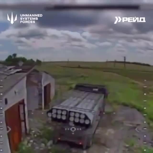 Ukrainian drone hits North Korean M1991 MRL system causing it to fire through its cab