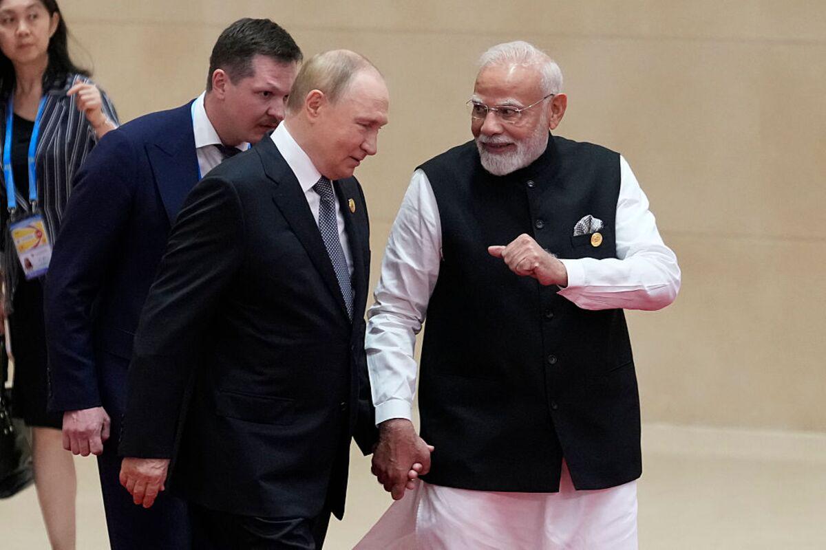 Modi Hails Strong Ties with Russia Despite Trump Pressure