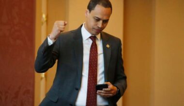 Democrat in Virginia attorney general race apologizes for 2022 texts depicting political violence