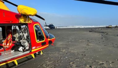 One dead, two in hospital after boat overturns in Port Waikato