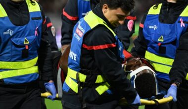 Le Toulousain Colombe évacué sur une civière à la suite d'un déblayage face à Toulon - L'Équipe