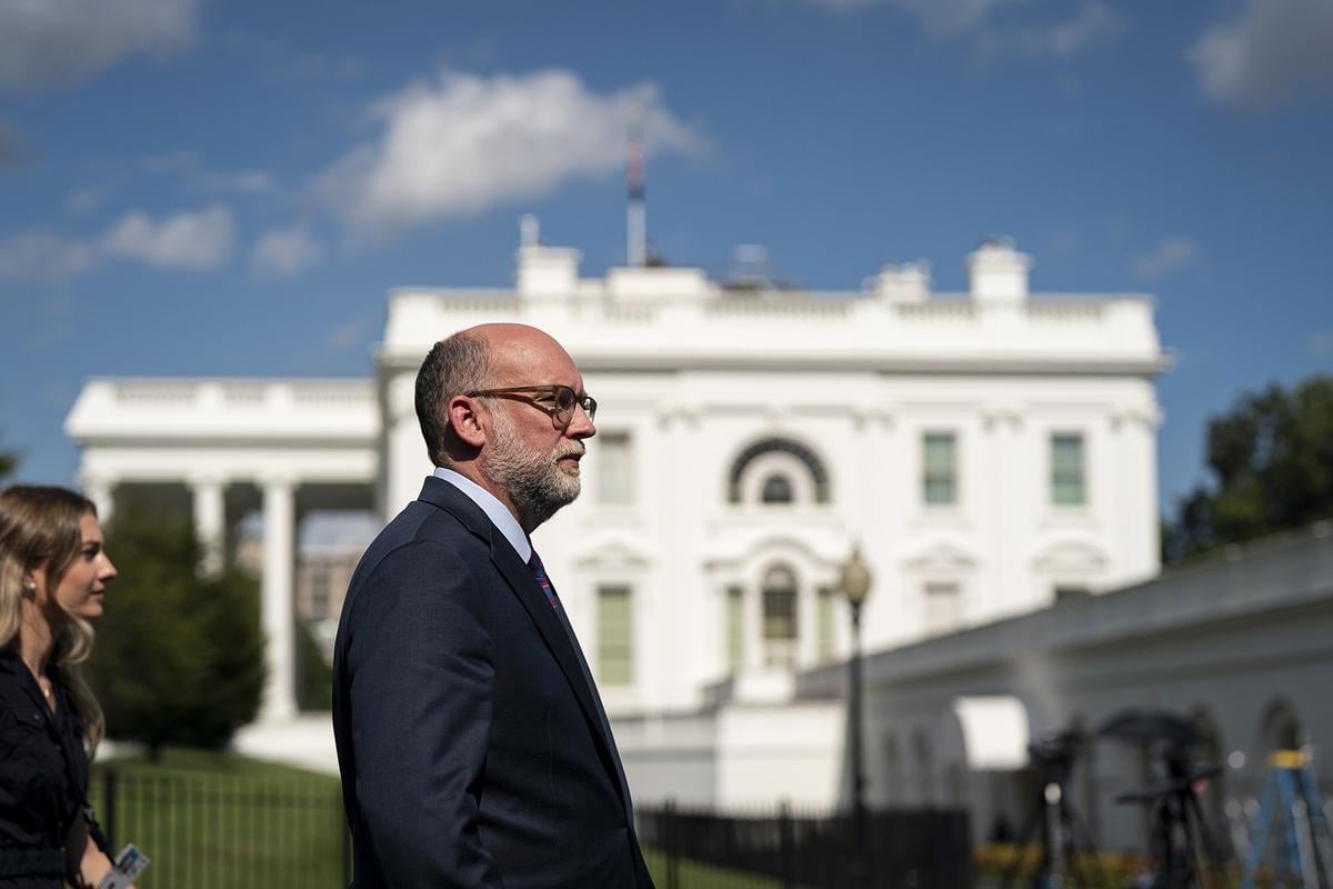 Trump to illegally slash $8B in energy funding for blue states that didn't vote for him. Democrats warned the purely political move will drive up electricity prices. “Just naked and brazen corruption. Let’s open our eyes. This isn’t a functioning democracy any longer..."