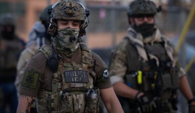 Lawsuit alleges ‘horrific’ conditions at US immigration facility in Chicago | Civil Rights News