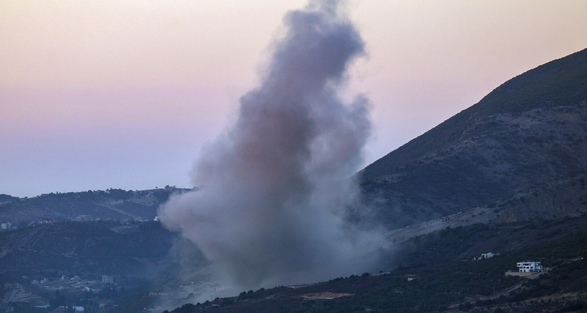 Israeli strikes kill four in new Lebanon ceasefire breach | Hezbollah News