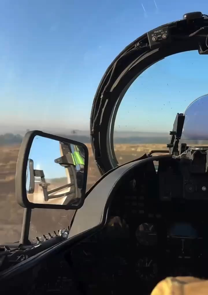 Cockpit view inside a Ukrainian Mil Mi-24 showing the attack of two helicopters on Russian positions using unguided rockets. Source: pilot QneskO