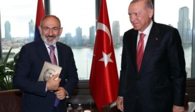 Turkish President Recep Tayyip Erdogan (R), who is in New York for the 79th session of the U.N. General Assembly, receives Armenian PM Nikol Pashinyan (L) at the Turkish House in New York, U.S., Sept. 24, 2024. (AA Photo)
