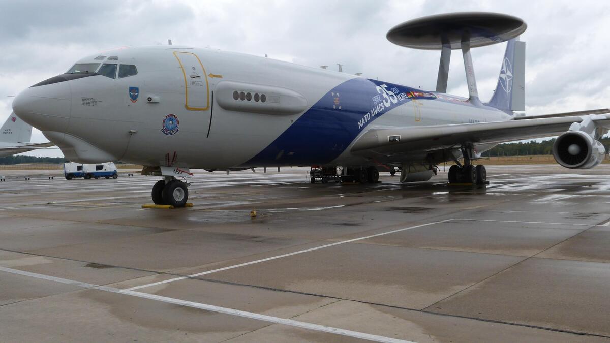 Ob an Bord eines Frühwarnflugzeuges oder am Boden: Fast 400 amerikanische Soldaten bekommen derzeit keinen Sold.