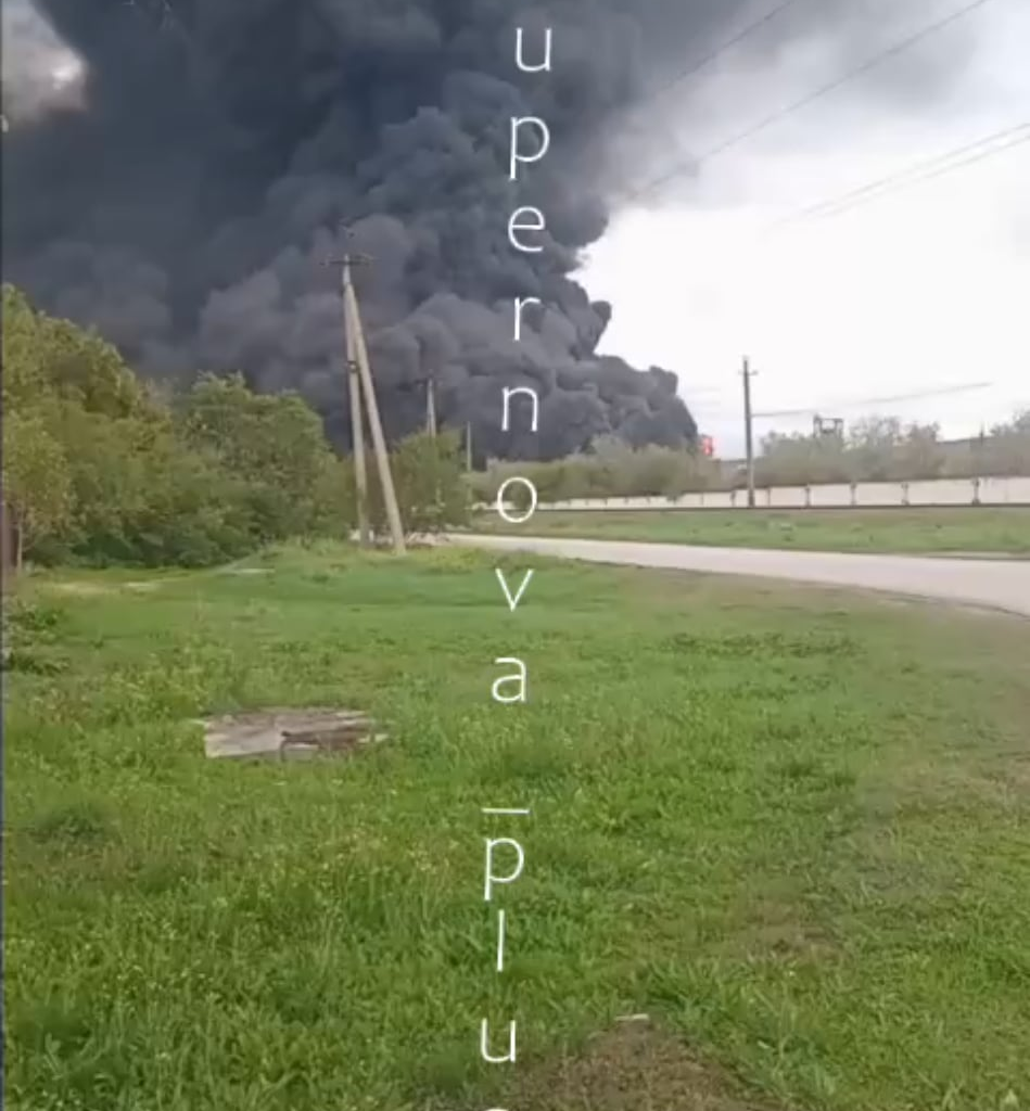 Oil depot in Feodosia continues to burn