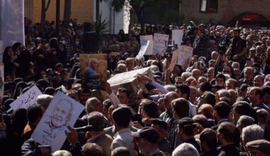 People bid farewell to pioneering Iranian actor in Tehran