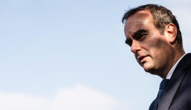 un gouvernement dans les prochains jours pour tenir le calendrier du budget ; LR, l’UDI et le PS refusent d’y participer