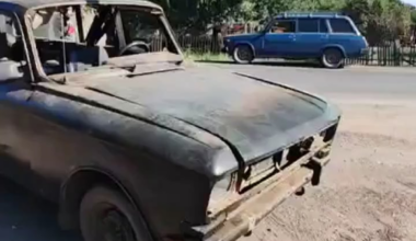 Russians mounted a turret from a BMP-1 with a 73mm 2A28 Grom on a roof of a civilian Moskvich