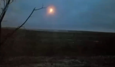 A Ukrainian soldier destroys a Russian infantry fighting vehicle with a Javelin anti-tank missile in the Liman area.