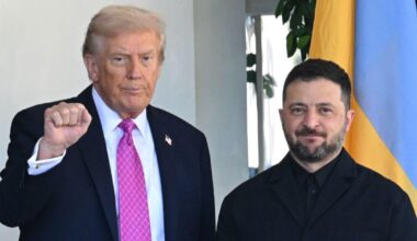Trump tosses aside Ukraine map as he tells Zelensky Putin will 'destroy Ukraine'