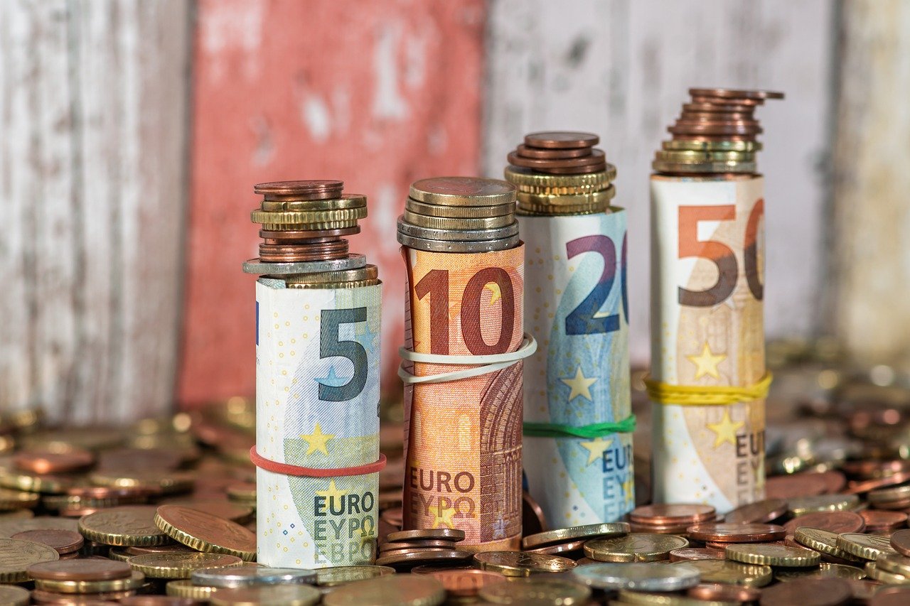 Lithuanian government submits next year's budget for consideration; record amount earmarked for defense