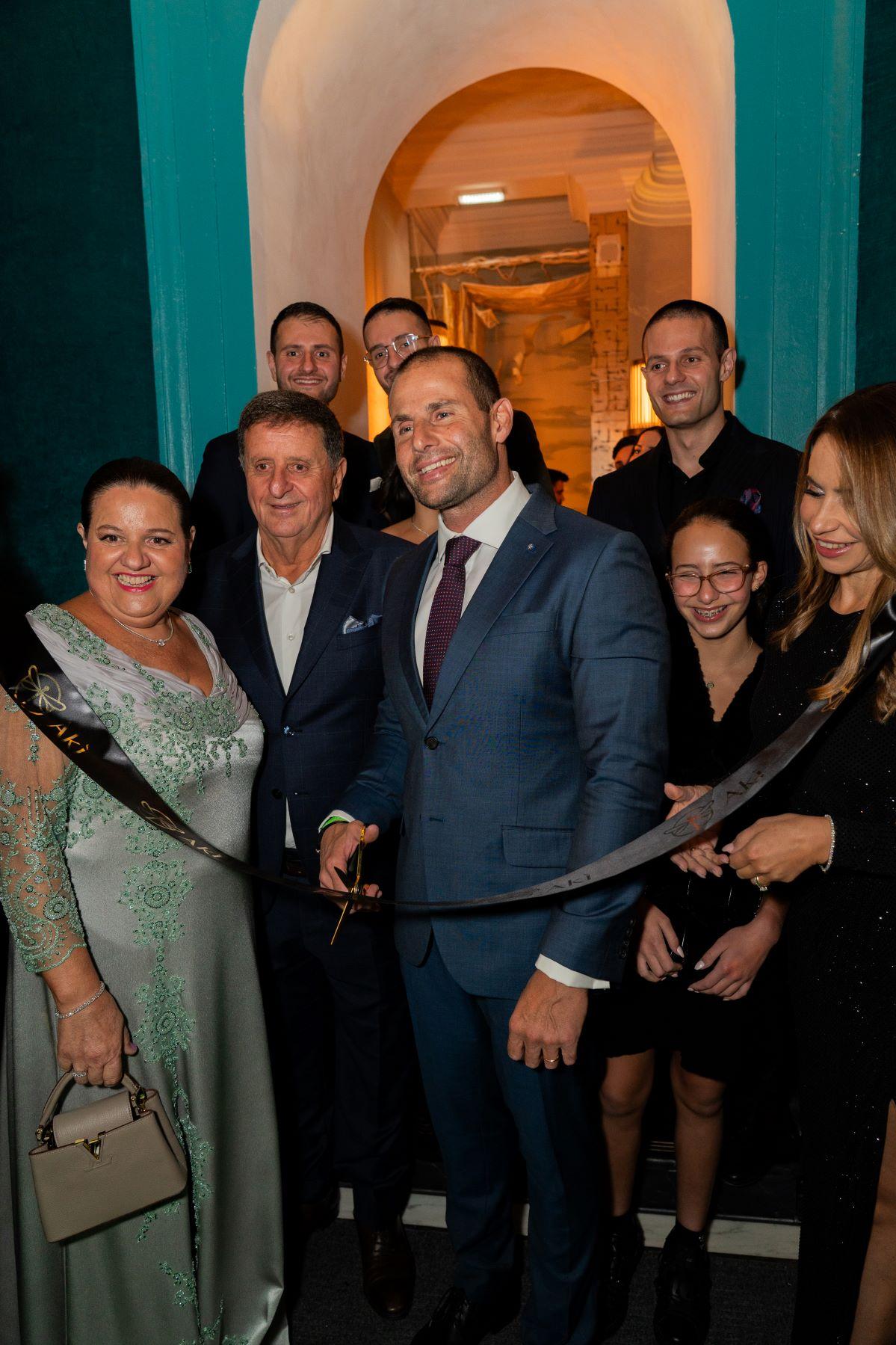 Prime Minister Robert Abela cuts the ribbon on the occasion of the restaurant’s official opening.