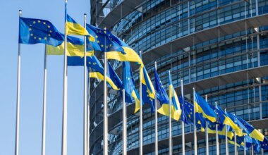 Politico: EU discussing new accession model for Ukraine and Moldova – without full voting rights