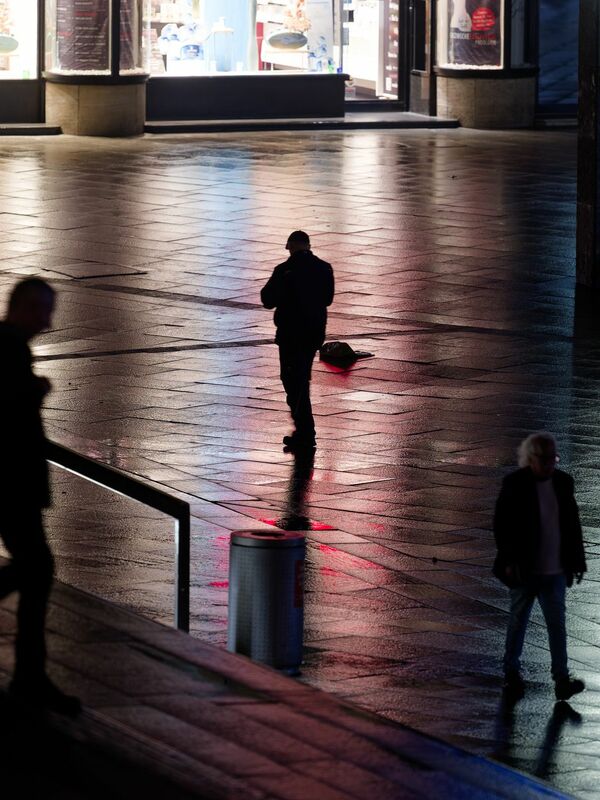 Mehr als die Hälfte der Frauen in Deutschland fühlt sich laut einer Umfrage an öffentlichen Orten