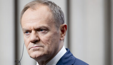 Lenkijos premjeras priėmė Ingos Ruginienės kvietimą atvykti į Lietuvą, stebės futbolo rungtynes