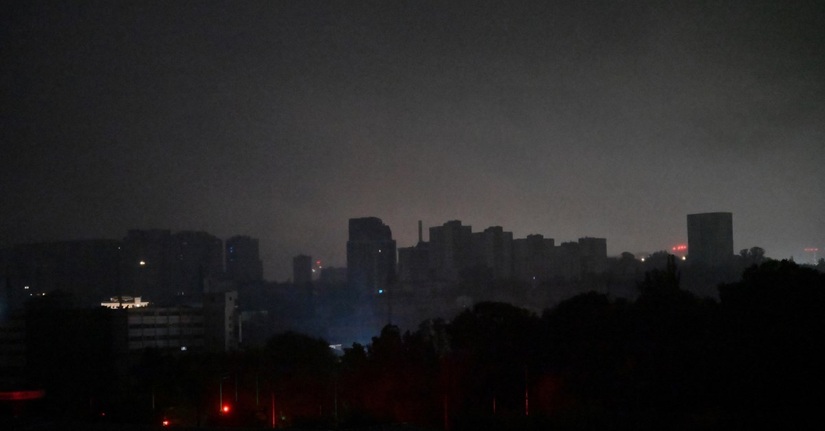 Kyiv Power Cut as Russia Steps Up Attacks on Ukraine’s