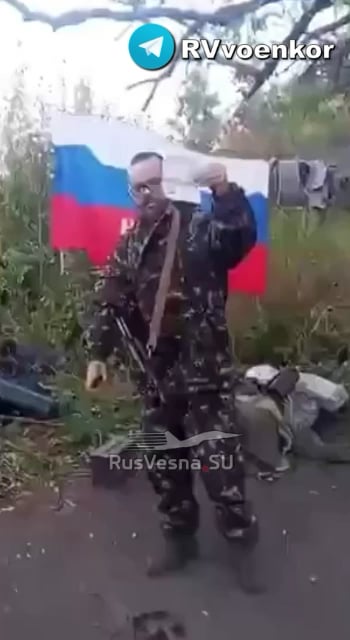 Reportedly a British citizen chose to fight for Russia and burnt his passport in support of Russia - Date and Location Unknown