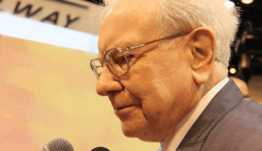 Does Warren Buffett Know Something Wall Street Doesn't? The Billionaire Is Selling an Ultra-Popular Artificial Intelligence (AI) Stock.