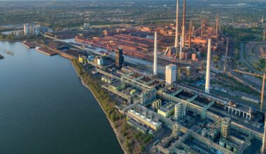 Germany: IG Metall union agrees to cut in real wages for steelworkers