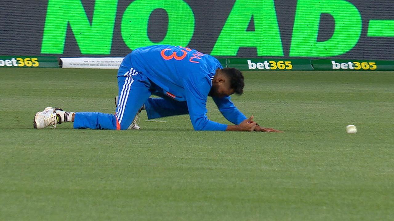 Australia vs India second ODI live blog and updates, scorecard, one day match, Virat Kohli second duck, teams, latest news