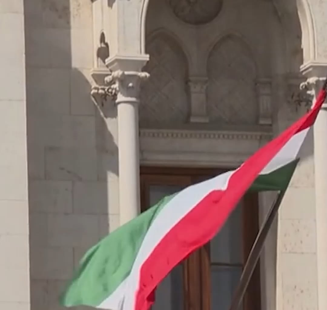 Hungary has probably had its spies in Brussels for years and tried to recruit employees of EU institutions, according to a joint investigation by Spiegel, De Tijd, and Direkt36. Unnamed interlocutor told about a Hungarian diplomat, who tried to recruit him to work for Hungarian foreign intelligence