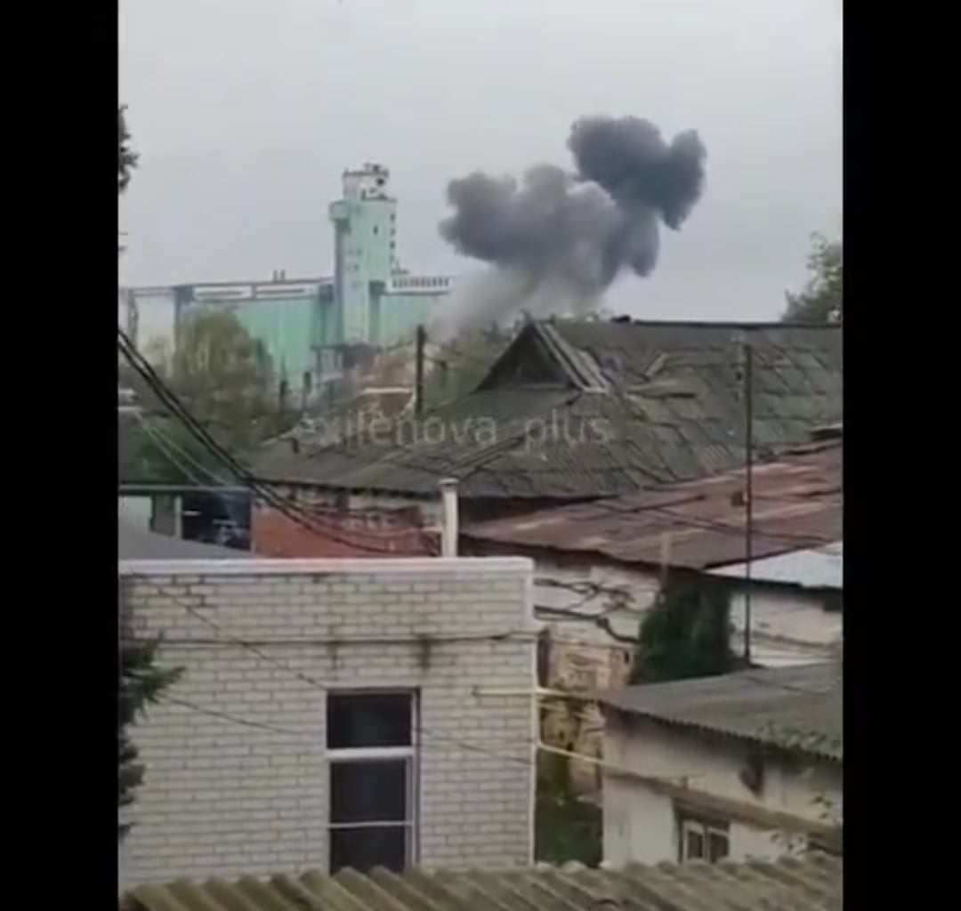 Ukrainian drones attacked an oil depot in the village of Matveyev Kurgan, Rostov region, Russia. Published 09.10.2025