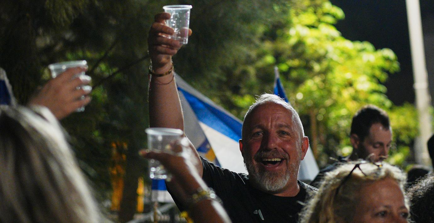 Israel och Hamas överens om första fas i fredsplan – avtal väntas klockan 11